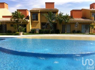 Casa · 141m² · 3 Recámaras · 2 Estacionamientos · Casa en Venta, Centro Jiutepec, Mor. Cerca Al Nvo. Hosp. Gral. Imss, de 2 Pisos en Condominio.