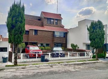 Casa · 364m² · 3 Recámaras · 3 Estacionamientos · Casa en Venta en Chiluca, Atizapan