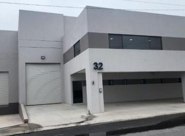 Bodega comercial 740m² Renta T.A.D. Pemex Refineria · Renta de Bodega 740 m² Parque Logístico Santa Catarina