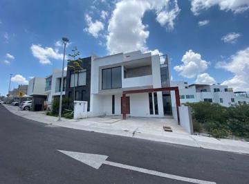Casa de 3 habitaciones, El Marqués · Casa en Venta Zibata