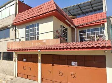 Casa de 3 habitaciones, Tlalnepantla de Baz · Casa en Venta en Prado Vallejo ¡Excelente Oportunidad de Inversiòn Recuperaciòn Hipotecaria!