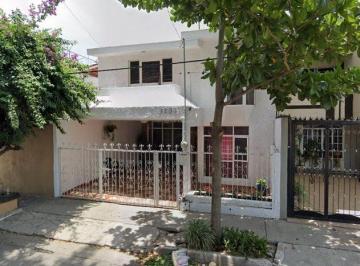 Casa de 3 habitaciones, Guadalajara · Casa en Venta Colonia Jardines de La Paz por Remate, Excelente Oportunidad!