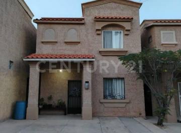 Casa · 114m² · 3 Recámaras · 2 Estacionamientos · Casa en Venta en Quintas Montecarlo en Chihuahua, Chihuahua
