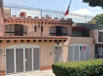 Casa de 4 habitaciones, Coyoacán · Casa en Coyoacán de Recuperación Bancaria Avanzada!