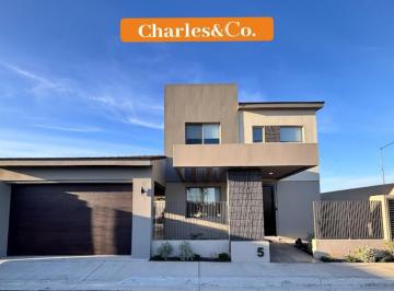 Casa · 265m² · 3 Recámaras · 2 Estacionamientos · Casa en Venta