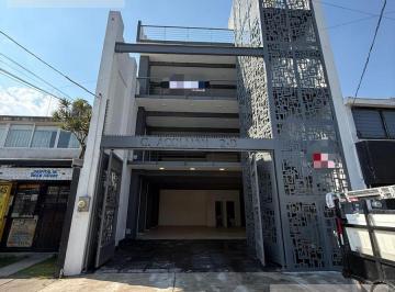 Local comercial · 320m² · 5 Estacionamientos · Local en Jardines de Santa Mónica - 320 m²