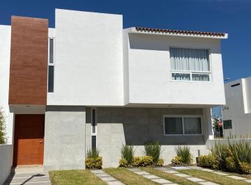 Casa de 4 habitaciones, Querétaro · Casa en Renta en Querétaro, La Condesa Juriquilla, Moderna y Amplia.