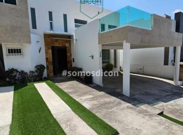 Casa · 250m² · 3 Recámaras · 2 Estacionamientos · Casa en Venta Pedregal La Calera