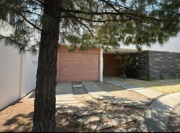 Casa · 277m² · 3 Recámaras · 3 Estacionamientos · Casa en Venta La Vista Residencial La Condesa