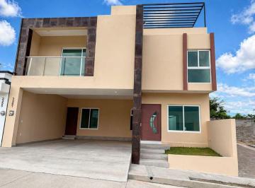 Casa Venta 200m² de 3 habitaciones · Casa en Venta Residencial Privada