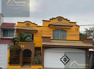 Casa · 220m² · 3 Recámaras · 2 Estacionamientos · Casa en Venta, Fraccionamiento Jardines de Mocambo, Boca del Rio, Veracruz