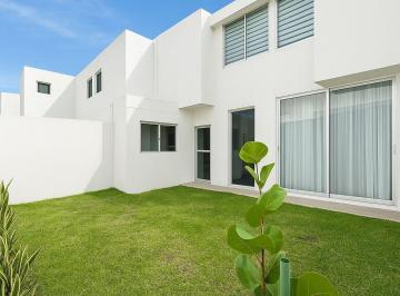 Casa · 170m² · 3 Recámaras · 2 Estacionamientos · Casa en Venta Lomas de La Rioja Alvarado Veracruz
