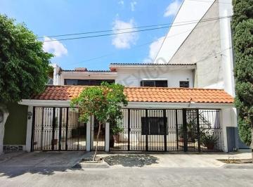 N/A · Casa Amplia de 7 Recámaras en Colonia Echeverría, Guadalajara