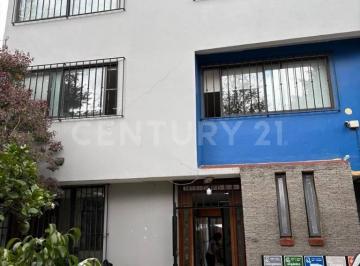Casa · 408m² · 6 Recámaras · Amplia Casa Acondicionada Para Oficina. Uso de Suelo.