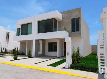 Casa · 141m² · 3 Recámaras · 1 Estacionamiento · Casa en Venta - Nueva, 3 Recamaras | Acceso Controlado y Casa Club con Alberca.