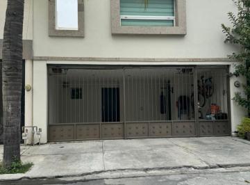 Casa · 180m² · 3 Recámaras · 3 Estacionamientos · Casa - Bosques de Lindavista