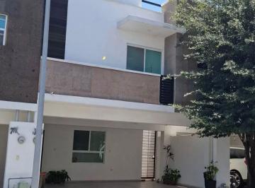 Casa de 4 habitaciones, Monterrey · Casa en Venta en Residencial de La Sierra