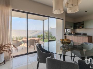 Casa · 142m² · 3 Recámaras · 2 Estacionamientos · Casa en Venta Dentro Residencial Conkal Merida Yucatan