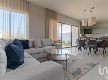 Casa · 142m² · 3 Recámaras · 2 Estacionamientos · Casa en Venta Dentro Residencial Conkal Merida Yucatan