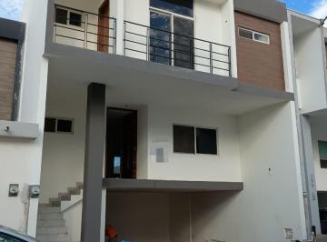 Casa · 338m² · 3 Recámaras · 4 Estacionamientos · Casa en Venta en Cumbres Elite, Monterrey, N. L.