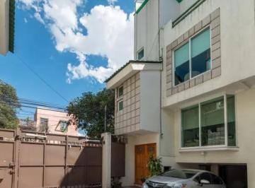 Casa de 3 habitaciones, Cuauhtémoc · Casa en La Roma de Recuperacion Bancaria Muy Cerca de Parque Mexico
