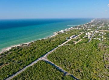 Terreno / Lote , Progreso · Terreno en Venta en La Playa en Chuburna, Yucatan en "Playa Ixtul"