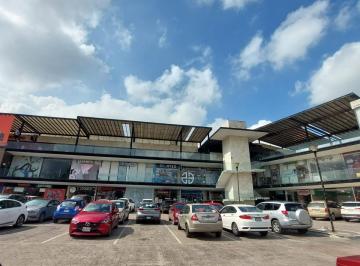 Local comercial · 60m² · 1 Estacionamiento · Local en Renta en Zona Cumbres