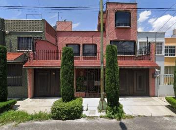 Casa de 3 habitaciones, Azcapotzalco · Casa en Azcapotzalco, Sarabia, Cerca de Plazas, Centro Comerciales, Parque y Vias Rapidas.