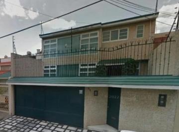 Casa de 4 habitaciones, Toluca · Hermosa Casa en Venta de Remate en Toluca Edomex