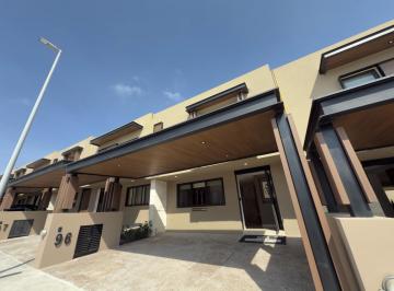 Casa en condominio · 180m² · 3 Recámaras · 2 Estacionamientos · PH - Lomas del Campanario