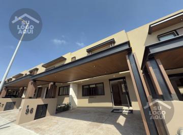 Casa en condominio · 180m² · 3 Recámaras · 2 Estacionamientos · PH - Lomas del Campanario