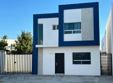 Casa de 3 habitaciones, Ramos Arizpe · Casa Amueblada en Renta en Bonterra Villa Bianca