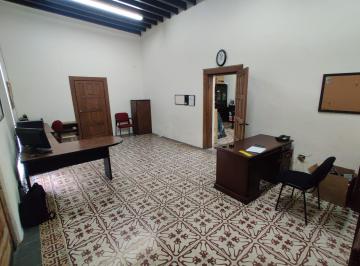 Oficina de 3 habitaciones, Santa Catarina · Oficina en Renta en Los Límites San Pedro (120 M²)