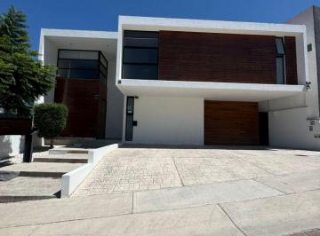Casa de 4 habitaciones, Querétaro · Casa en Venta en Cumbres del Lago Juriquilla