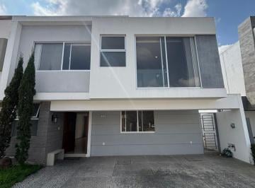 Casa de 3 habitaciones, Zapopan · Casa en Renta en Solares