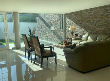 Casa de 3 habitaciones, San Pedro Garza García · Casa en Venta en Jerónimo Siller