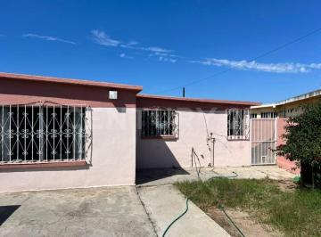 Casa · 121m² · 3 Recámaras · 2 Estacionamientos · Rcv - 1473 Casa en Venta Col El Mirador, 1 Nivel