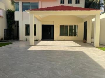 Casa · 463m² · 4 Recámaras · Casa en Bonfil