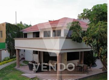 Casa · 750m² · 3 Recámaras · 3 Estacionamientos · Se Vende Casa en Praderas de La Hacienda