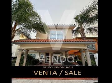 Casa · 200m² · 3 Recámaras · 3 Estacionamientos · Las Alamedas