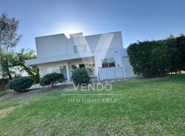 Casa · 324m² · Se Vende Casa en Alamo Country Club