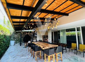 Casa · 432m² · 3 Recámaras · 3 Estacionamientos · Casa en Compuertas del Campestre