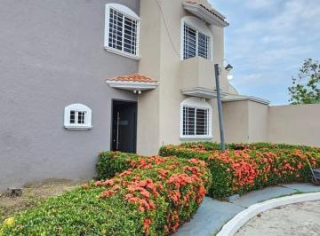Casa · 125m² · 2 Recámaras · 2 Estacionamientos · Casa en El Cedro