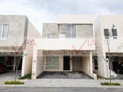 Casa · 130m² · 3 Recámaras · 2 Estacionamientos · Casa en Venta en Apodaca