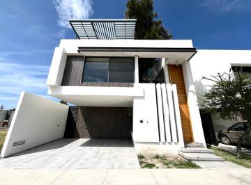 Casa · 314m² · 4 Recámaras · 2 Estacionamientos · Casaventa de Proyecto de Casa en Condominio Carmel Al Sur - Poniente de La Ciudad Ga