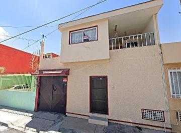 Casa de 3 habitaciones, Toluca · Casa en Remate Ubicada en San Bernardino Toluca de Lerdo