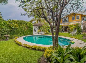 Casa de 4 habitaciones, Temixco · ️ Casa con Alberca y Jardín Propio en Priv. con Seguridad en Lomas de Cuernavaca