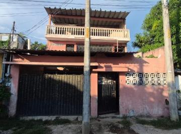 Casa · 220m² · 4 Recámaras · 1 Estacionamiento · Casa en Renacimiento en La Calle 9