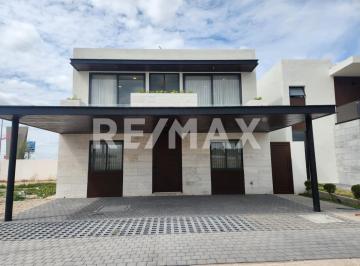 Casa de 3 habitaciones, Corregidora · Casa en Venta en Vista Real, Corregidora, Querétaro
