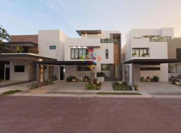 Casa de 3 habitaciones, Benito Juárez · Lujosa y Amplia Casa en Venta, en Residencial Via Cumbres, Cancun, Q. Roo